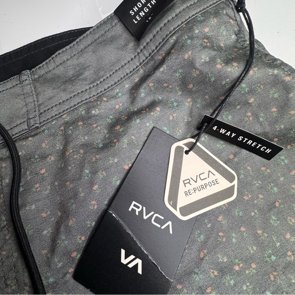 RVCA Freeport Trunk Men's Size 36 Cotton Black Gray Activewear Nature Stretch - Picture 9 of 16